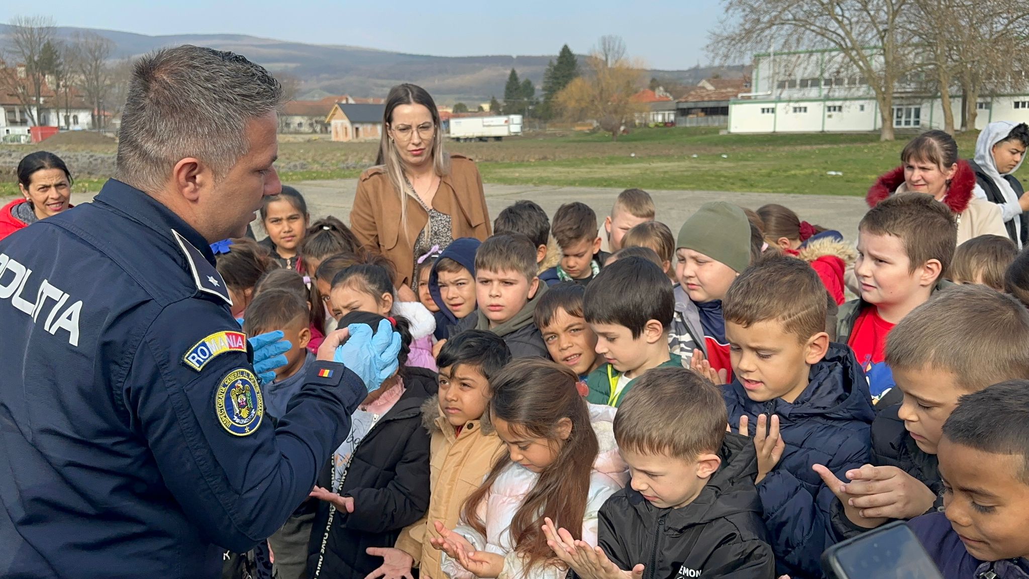 Caravana Poliției, M.A.I. aproape de tinerii din județ!